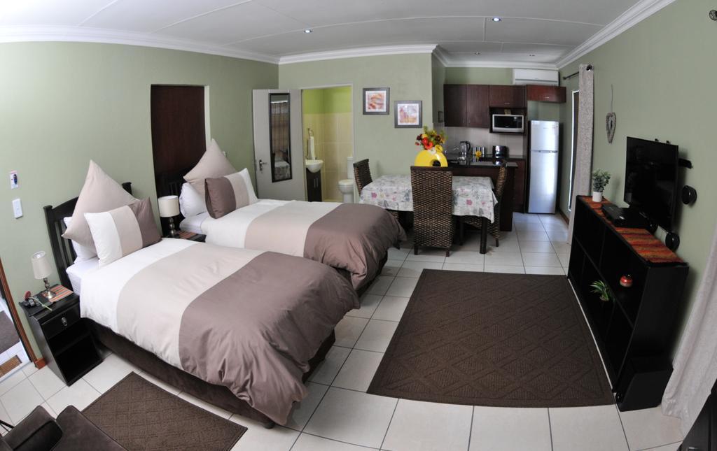 Summer Garden Guest House  Benoni Exterior foto